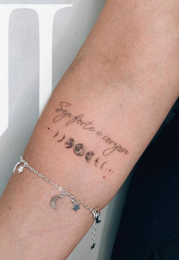 tatuagem minimalista escrita
