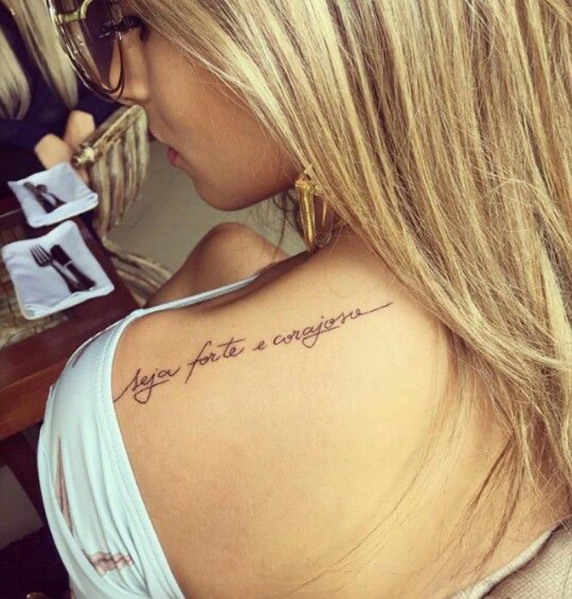 tatuagem com flores força