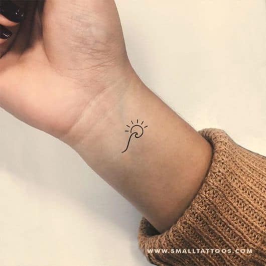 tatuagem sol e lua feminina vs. tatuagem de lua crescente feminina