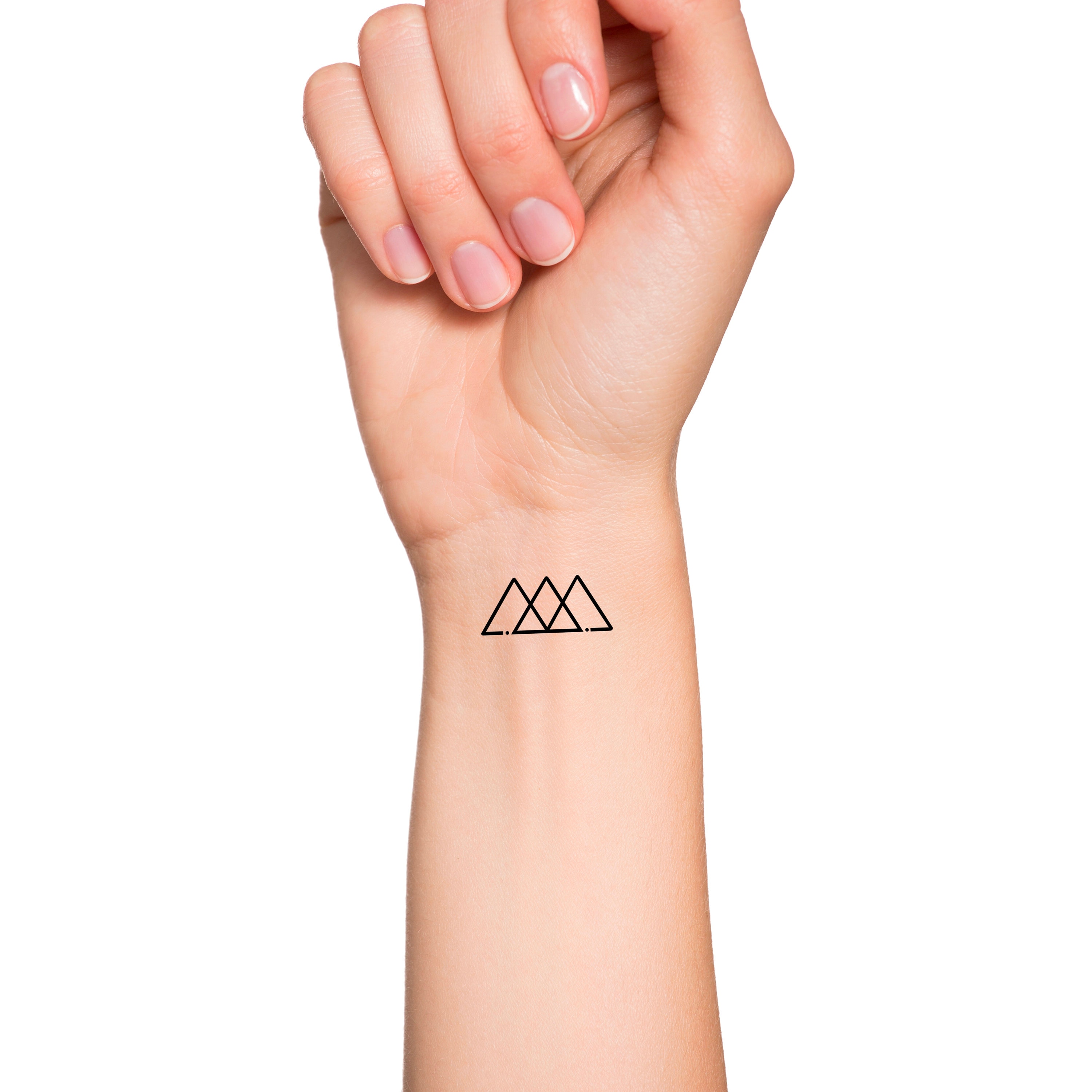 quanto custa uma tatuagem de triângulo profissional