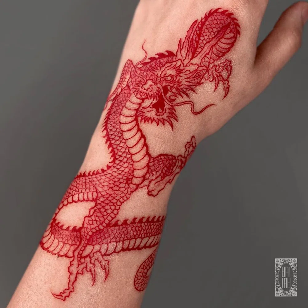 tinta vermelha tatuagem composição