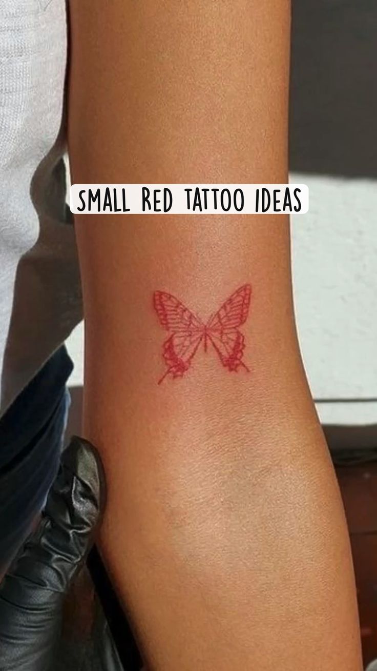 tatuagem vermelha fine line