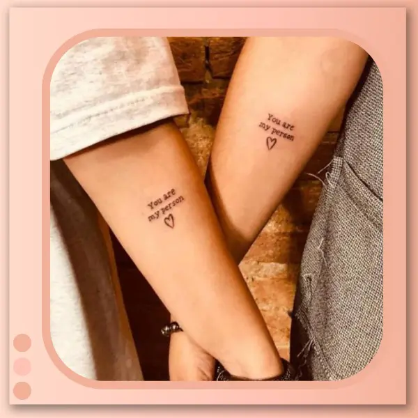 tatuagem casal inicial nome