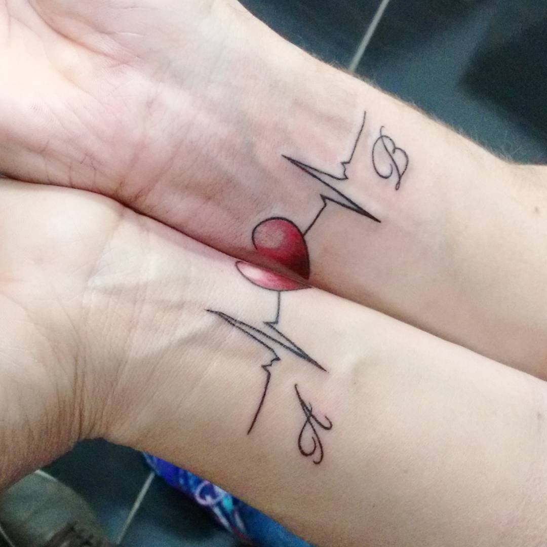 tatuagem casal geométrico
