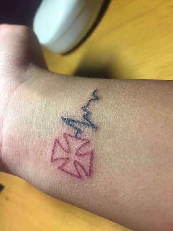 tatuagem de cruz masculina