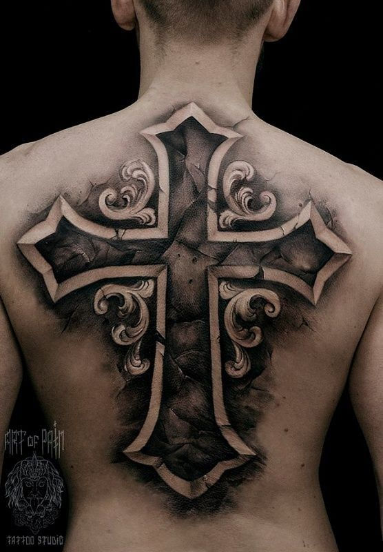 tatuagem de cruz estilizada