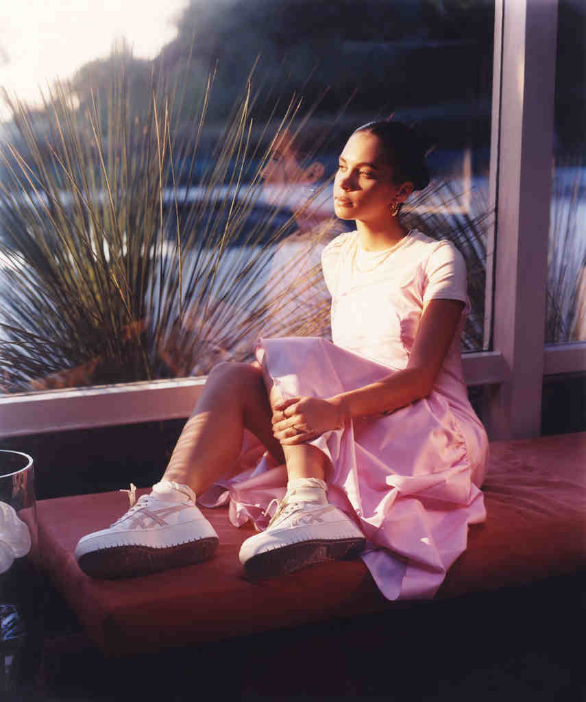 tênis asics feminino casual