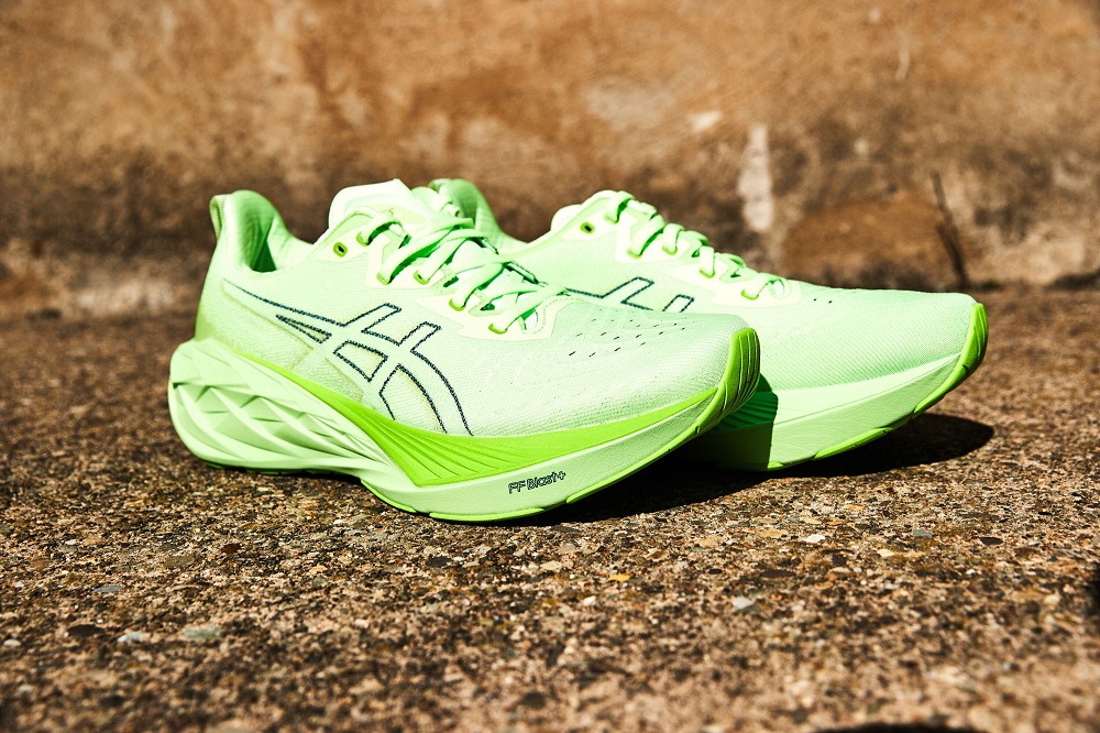 ASICS feminino para looks minimalistas