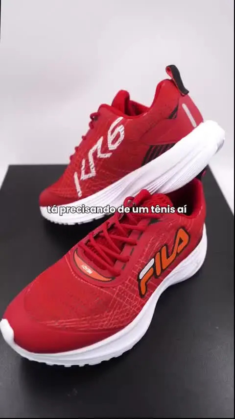 looks com tênis de corrida infantil