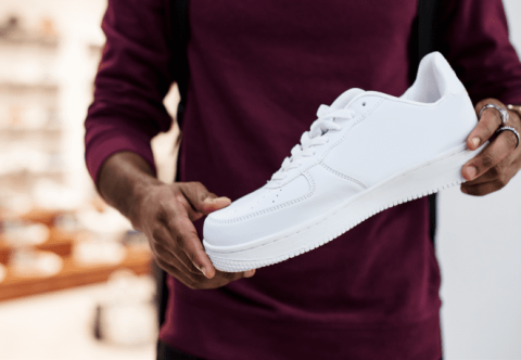 Guia completo: Como remover manchas difíceis de tênis brancos