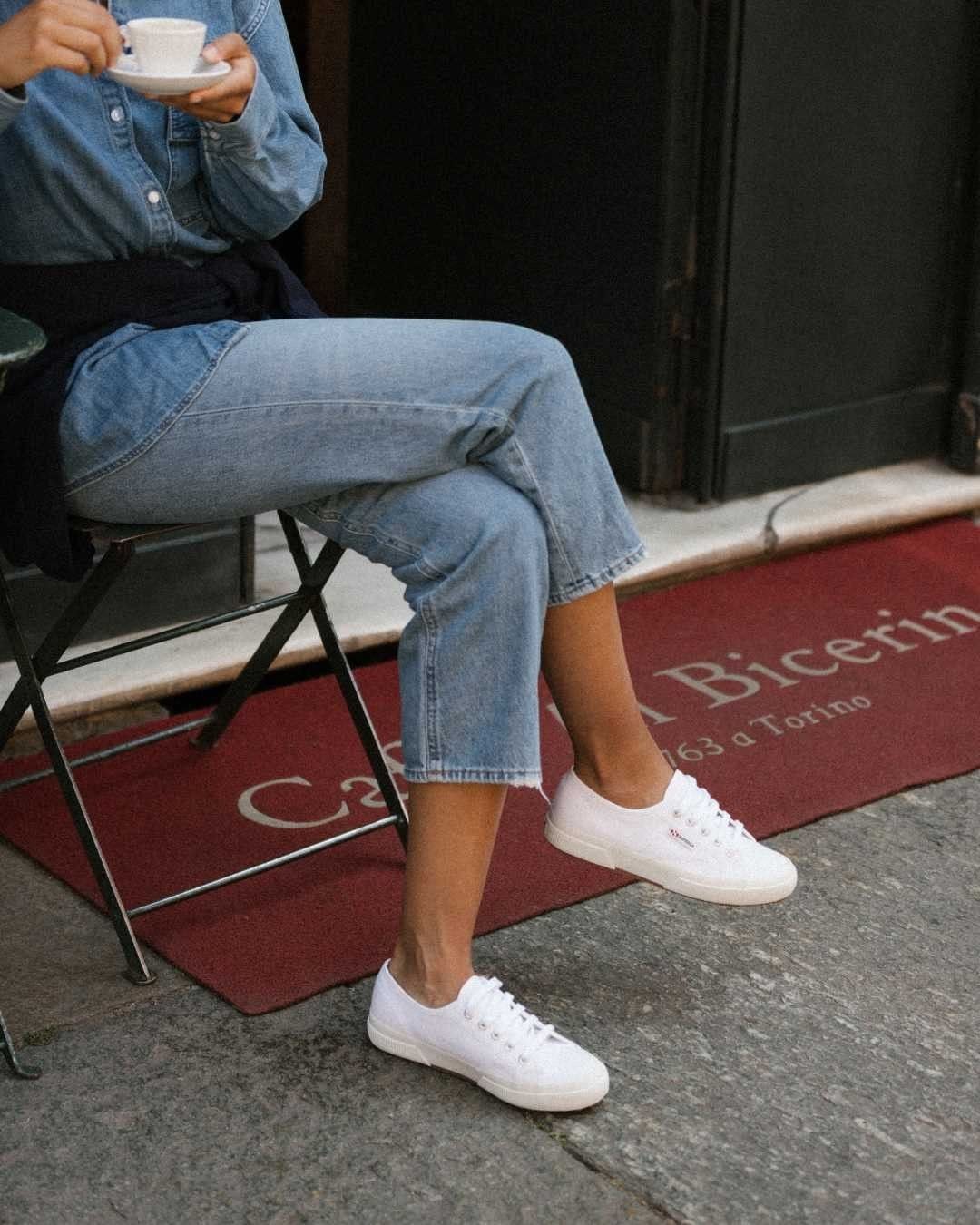 tênis jeans branco looks