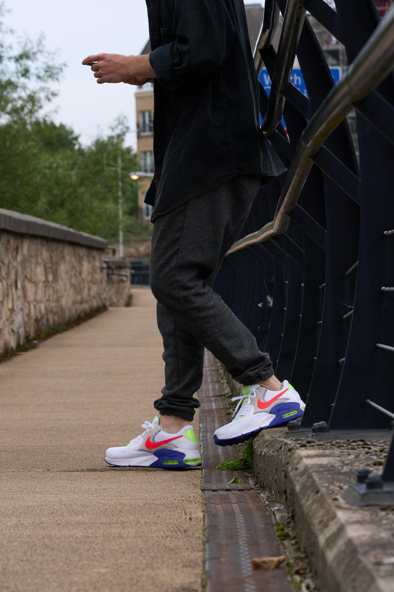 Nike Air Max Excee looks masculinos