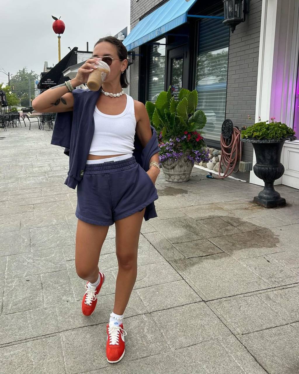 tendências de looks com tênis nike 2026