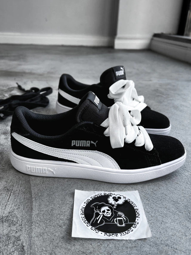 tênis puma preto minimalista