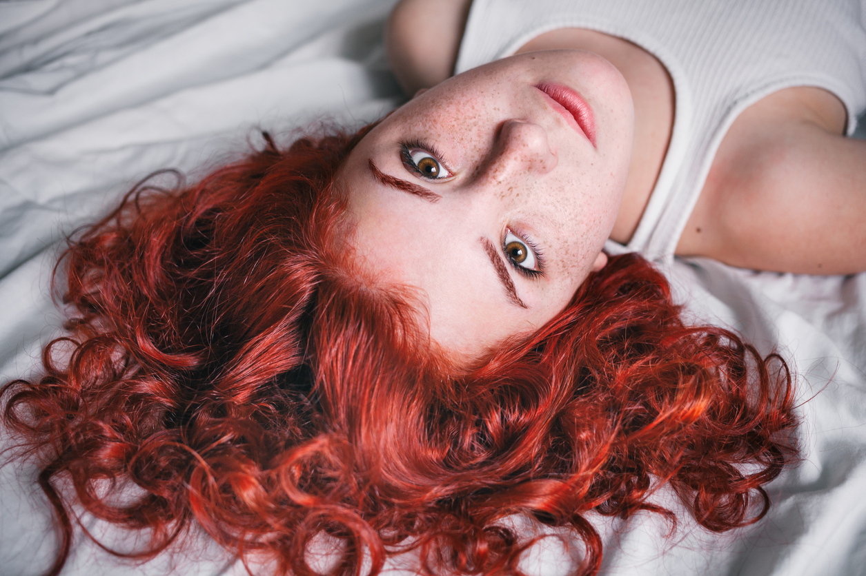 como fazer luzes ruivas em cabelo castanho