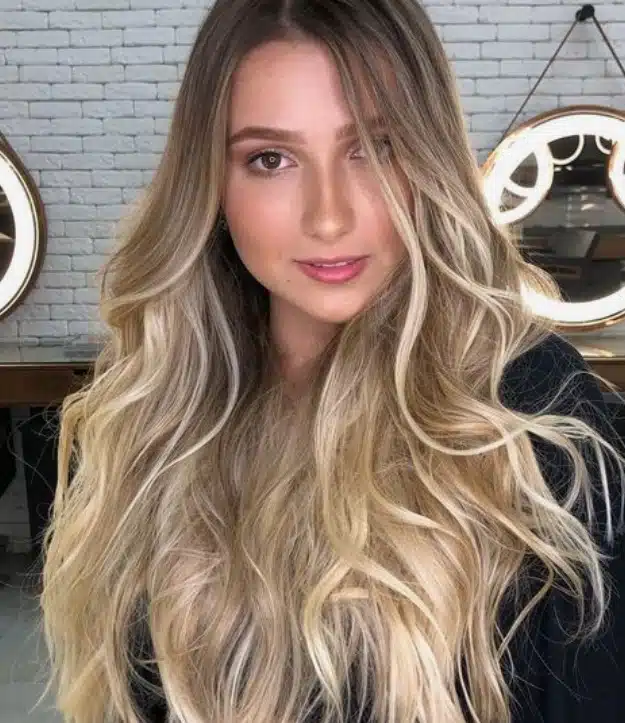 Loiros que Rejuvenescem: Descubra os Tons Ideais para Iluminar o Rosto