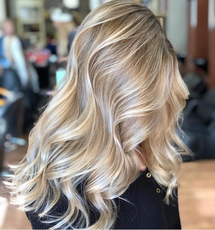 Loiro Platinado vs. Loiro Perolado: Qual a Melhor Opção para Você?