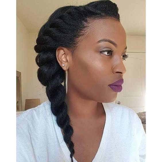 Tranças Laterais para Cabelos Cacheados: Do Casual ao Chique em 5 Minutos