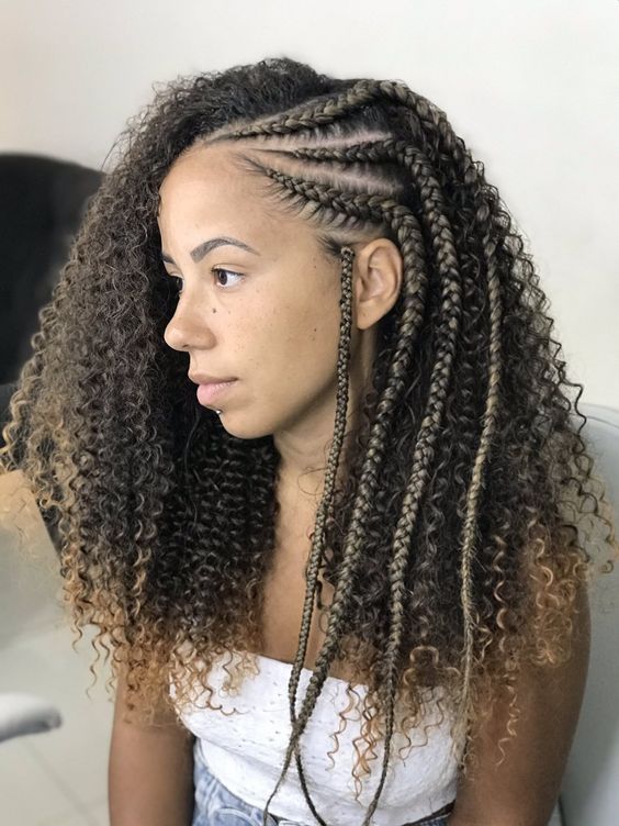 Tranças Laterais para Cabelos Cacheados: Do Casual ao Chique em 5 Minutos