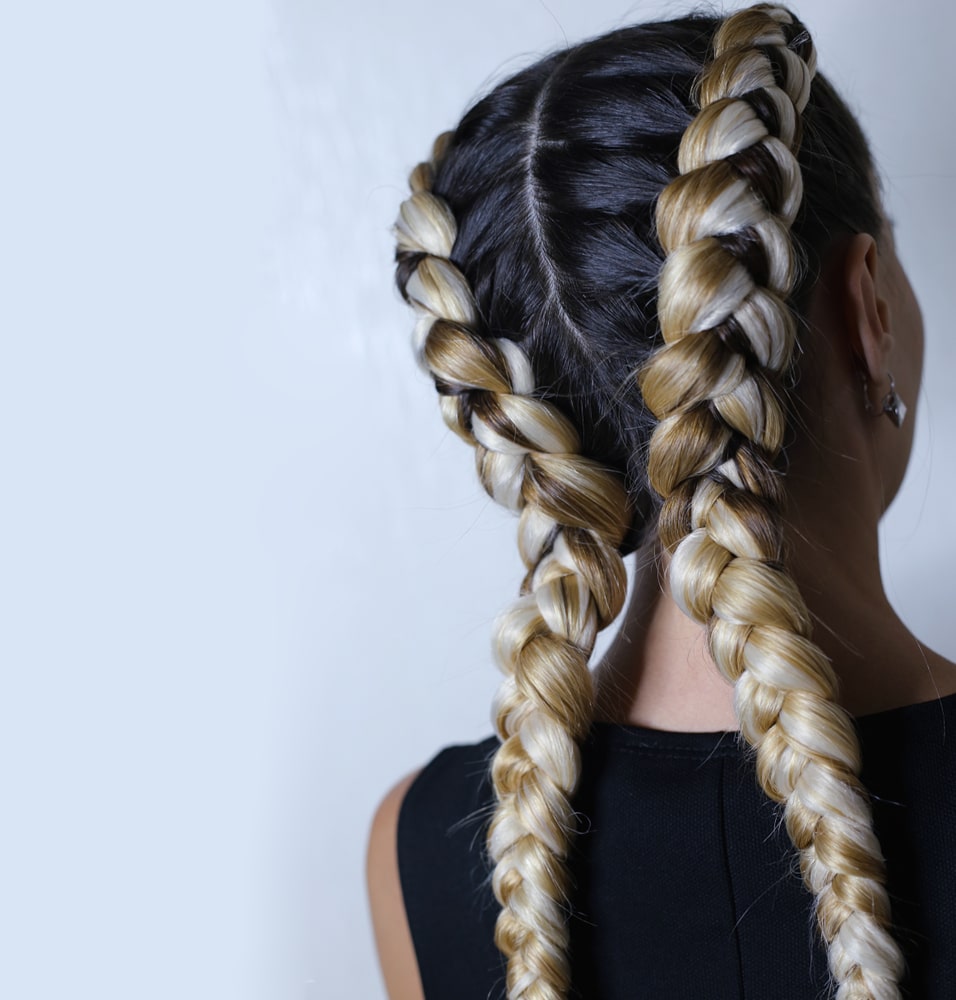 5 ideias de títulos:
1. Guia Completo: Os 7 Tipos de Tranças Mais Populares e Como Cuidar Delas
2. Box Braids: Tudo o Que Você Precisa Saber Antes de Fazer
3. Stitch Braids vs. Nagô: Entenda as Diferenças e Escolha a Sua
4. Tendências de Tranças para 2026: Mistura de Texturas e Cores
5. Como Manter Suas Tranças Impecáveis: Dicas de Preparação e Manutenção