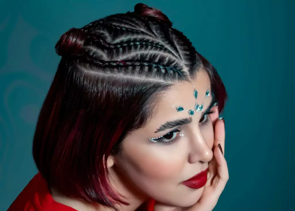 Tranças Nagô Masculinas em Cabelos Curtos: Estilos e Cuidados