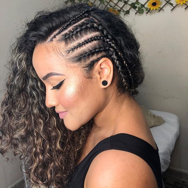 tranças de lado com cabelo solto