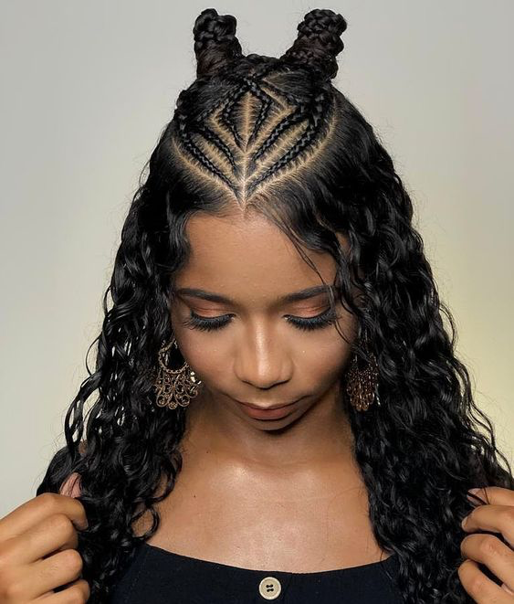 Fulani Braids (mistura de nagô topo com tranças soltas e acessórios)