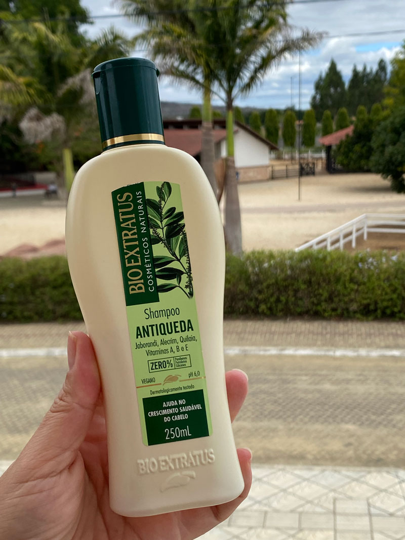 5 ideias de títulos:
1. Guia Completo: Tratamentos para Queda de Cabelo em Anápolis
2. Transplante Capilar em Anápolis: Opções e Especialistas
3. Tricologia Integrativa: A Nova Fronteira no Tratamento Capilar em Anápolis
4. Dermatologia Capilar em Anápolis: Diagnóstico e Soluções
5. Ozonioterapia Capilar: Benefícios e Onde Encontrar em Anápolis