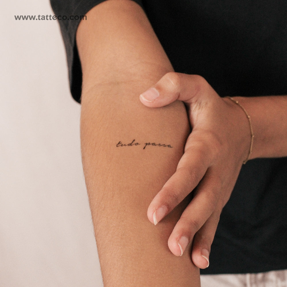 tatuagem tudo passa no pulso significado