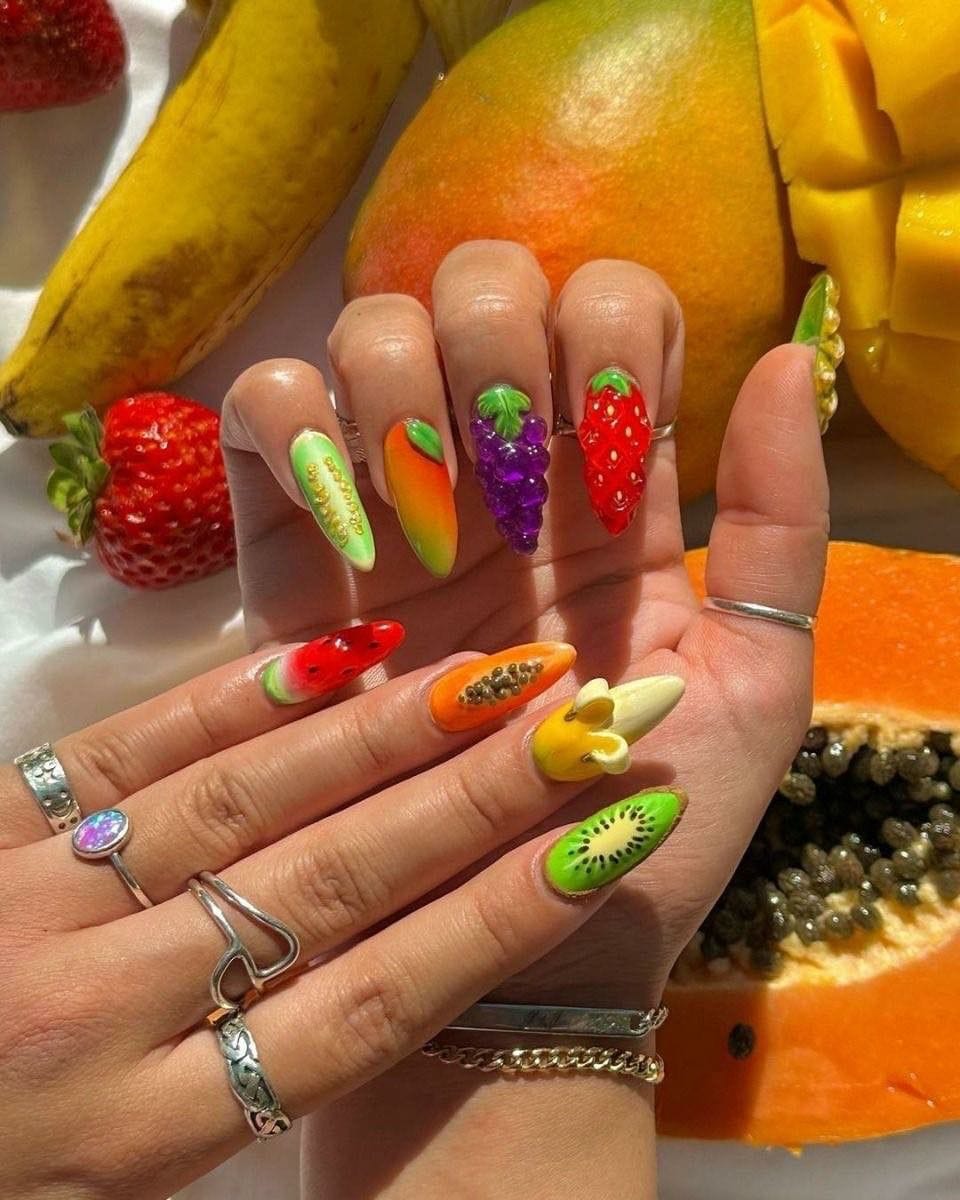 Mocha Mousse: A Cor do Ano Pantone 2025 para Suas Unhas