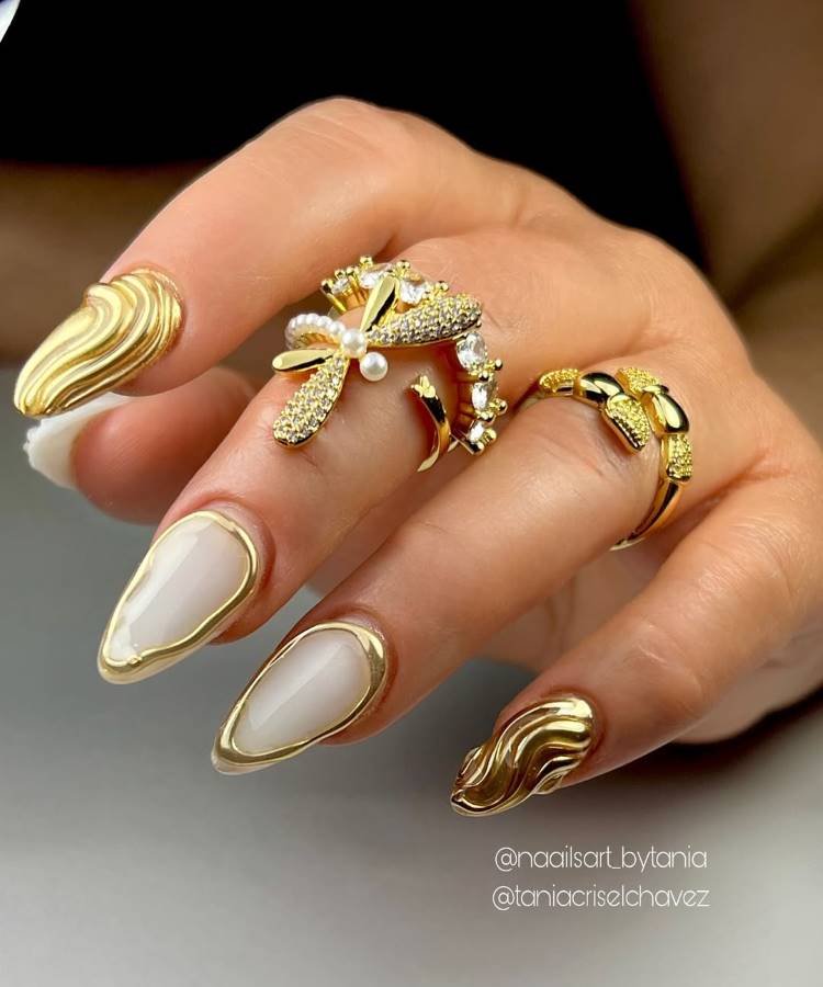 Unhas amendoadas com glitter degradê