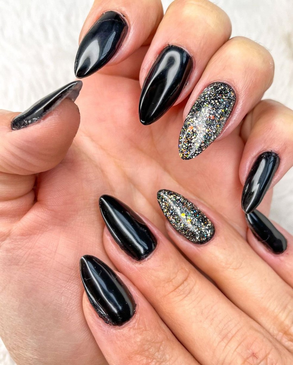 unha de fibra decorada delicada