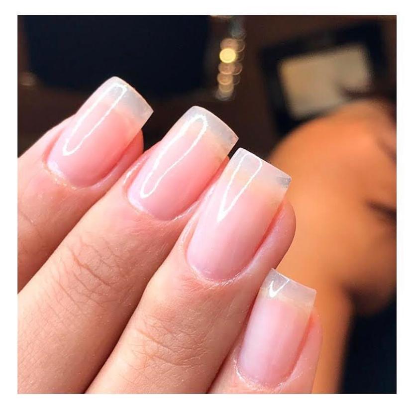 unha de gel pequena minimalista