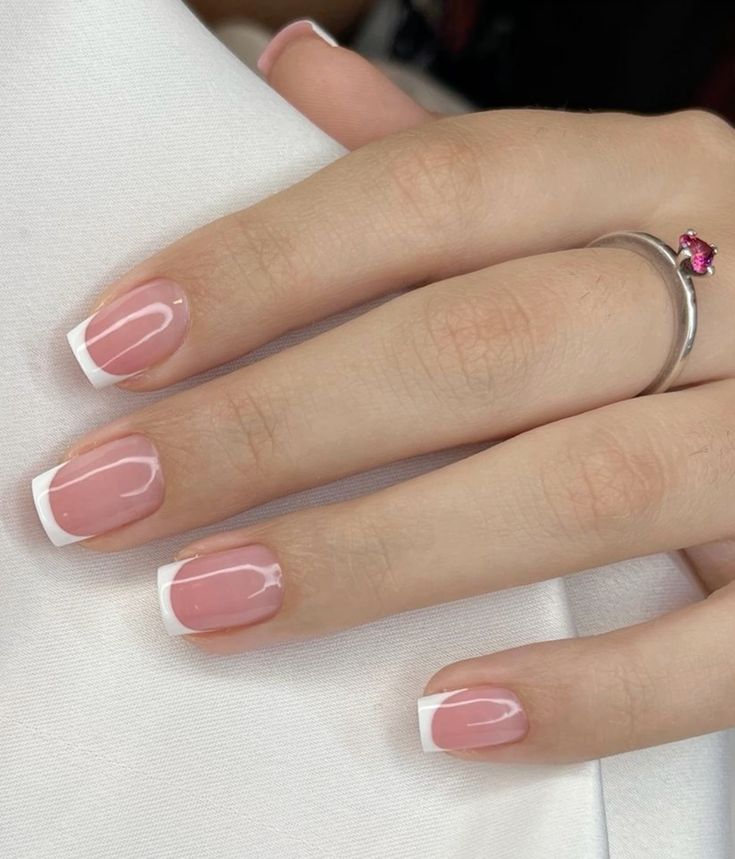 unha de gel pequena rosa claro