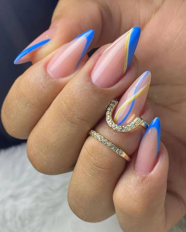 unha decorada azul e prata