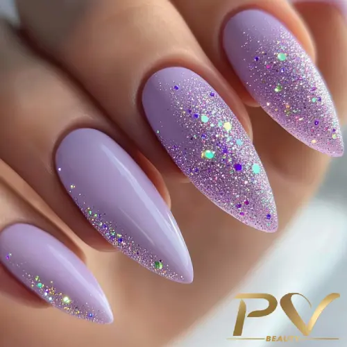 unha decorada com glitter e pedraria