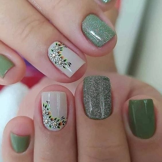 unhas postiças curtas decoradas