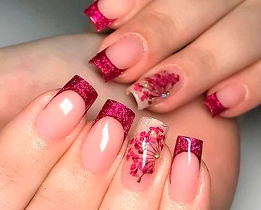 Unhas com strass