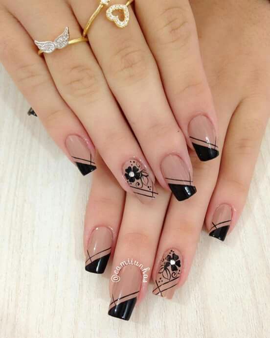 unha decorada nude aura nails