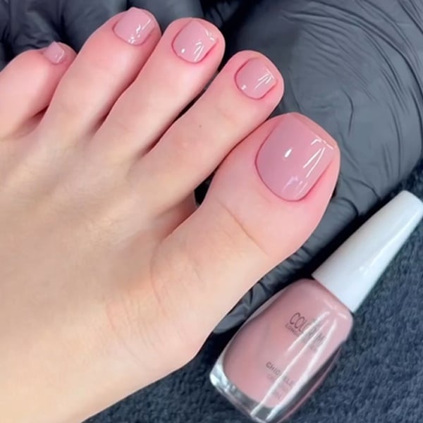 cores de esmalte para unha do pé delicada