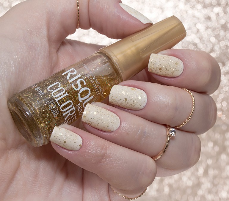 unha em gel amarela com francesinha de glitter