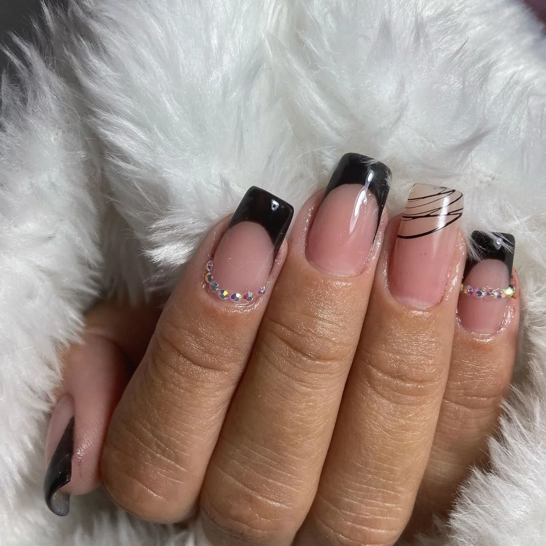 unha em gel preta bailarina com glitter