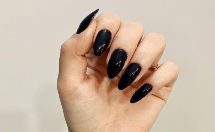 quanto custa fazer unhas stiletto pretas em gel