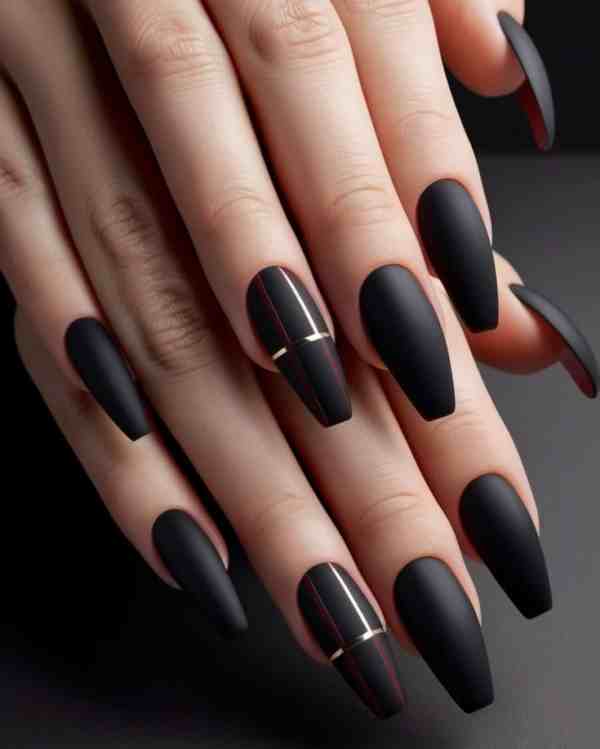 ideias de unhas stiletto pretas decoradas
