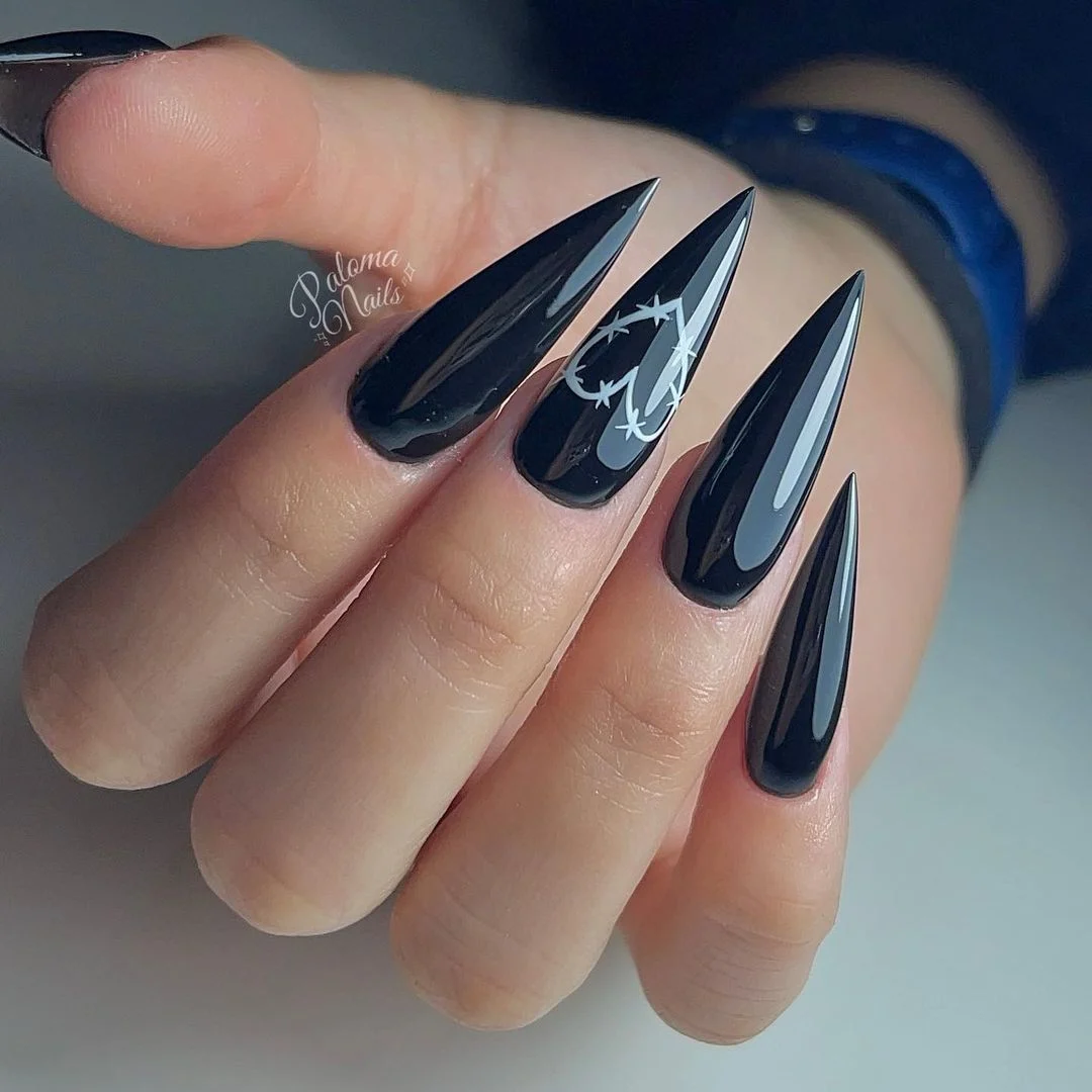 como manter unhas stiletto pretas sem quebrar