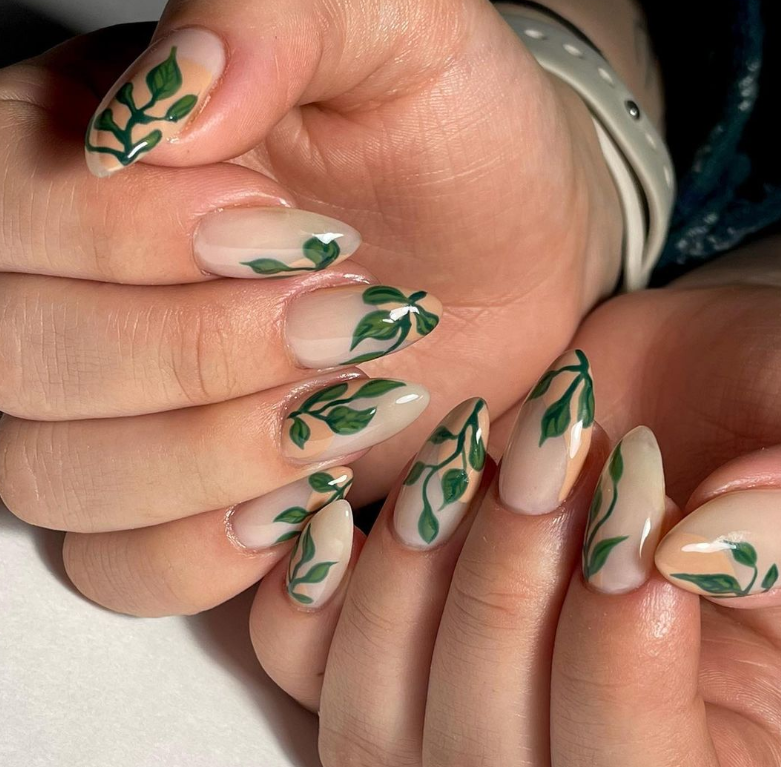 unha em gel verde delicada