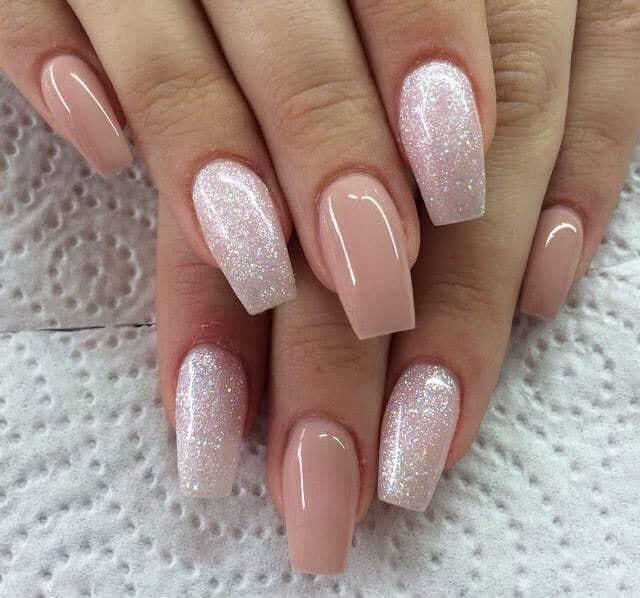 Nail Art Minimalista: 5 Ideias para Convidadas de Casamento
