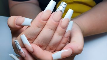 quanto custa colocar unhas de gel