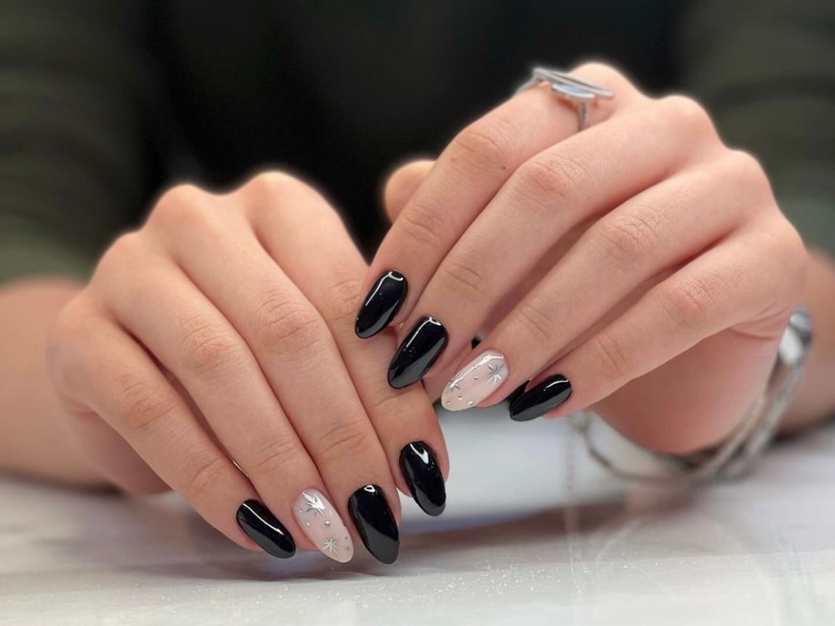 como fazer unhas preto e branco com esmalte fosco