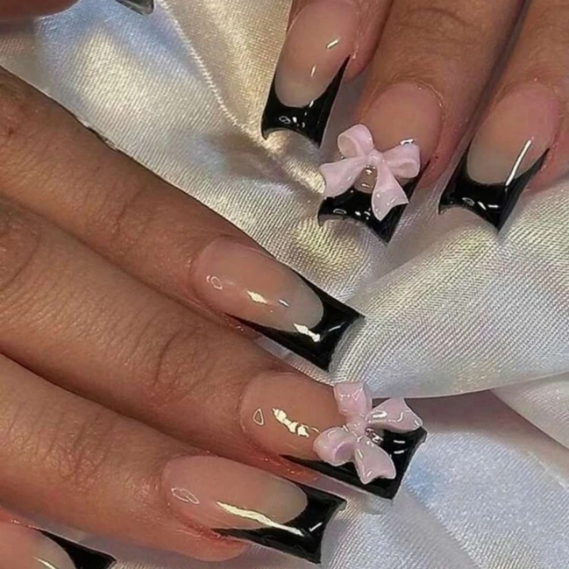 unhas preto e branco vs unhas coloridas